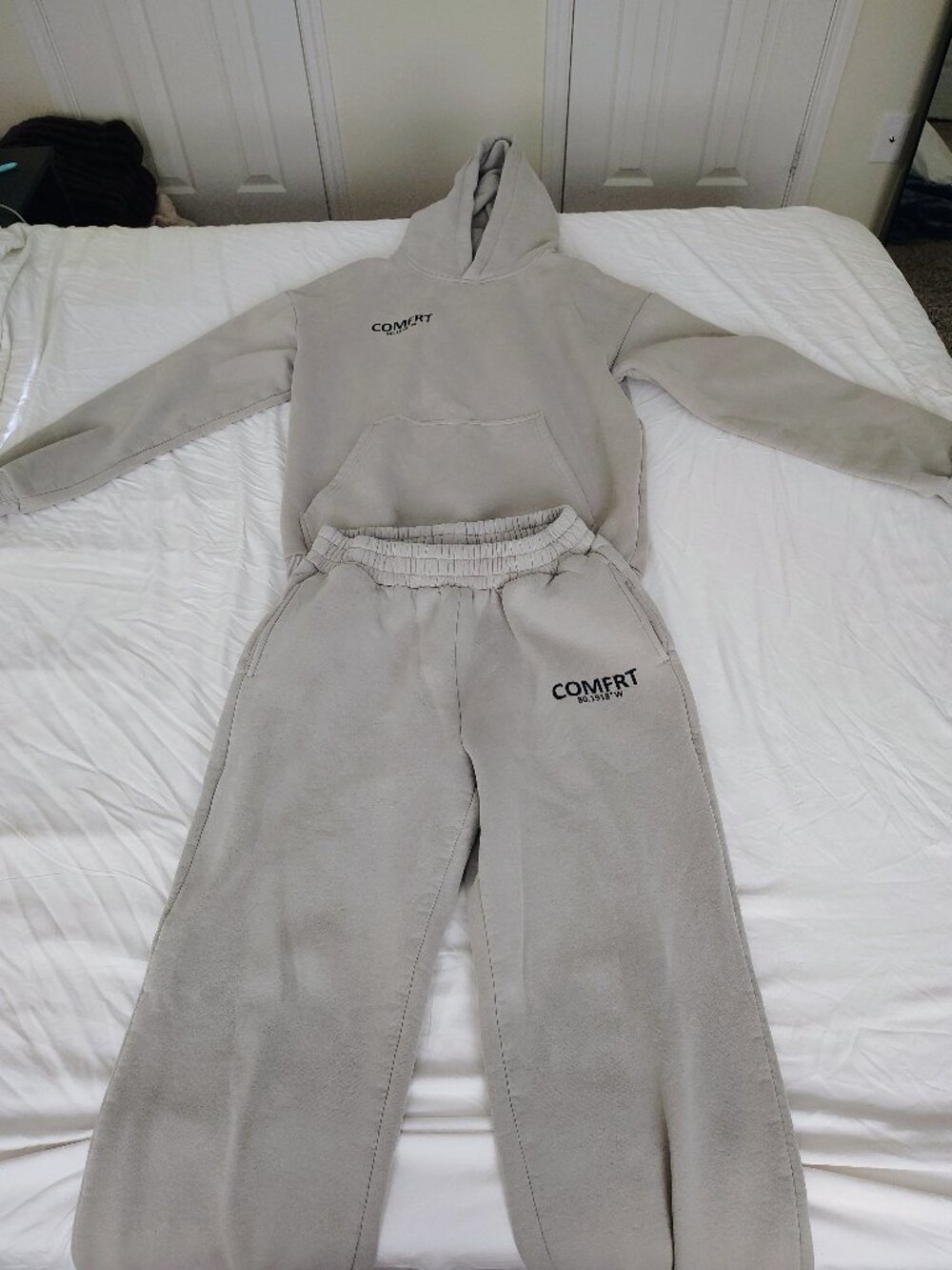 Comfrt Neutral Oatmeal Sweatsuit Set Hoodie & Sweatpants Size M